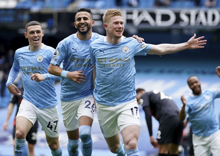 心念老东家！奥斯卡社媒晒照观看海港vs柔佛亚冠比赛