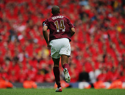 热火140-123大胜快船，五连败，战绩升至东部第三，快船深陷西部末位，进攻依赖球星，防守漏洞明显。